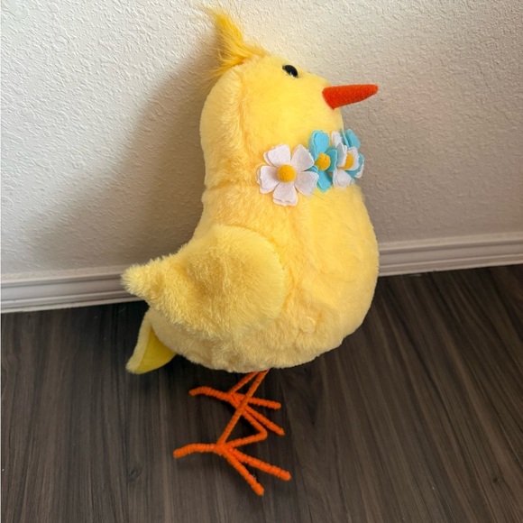 Celebrate it Easter Yellow Chick with Floral Collar decor -NWT - Picture 5 of 6